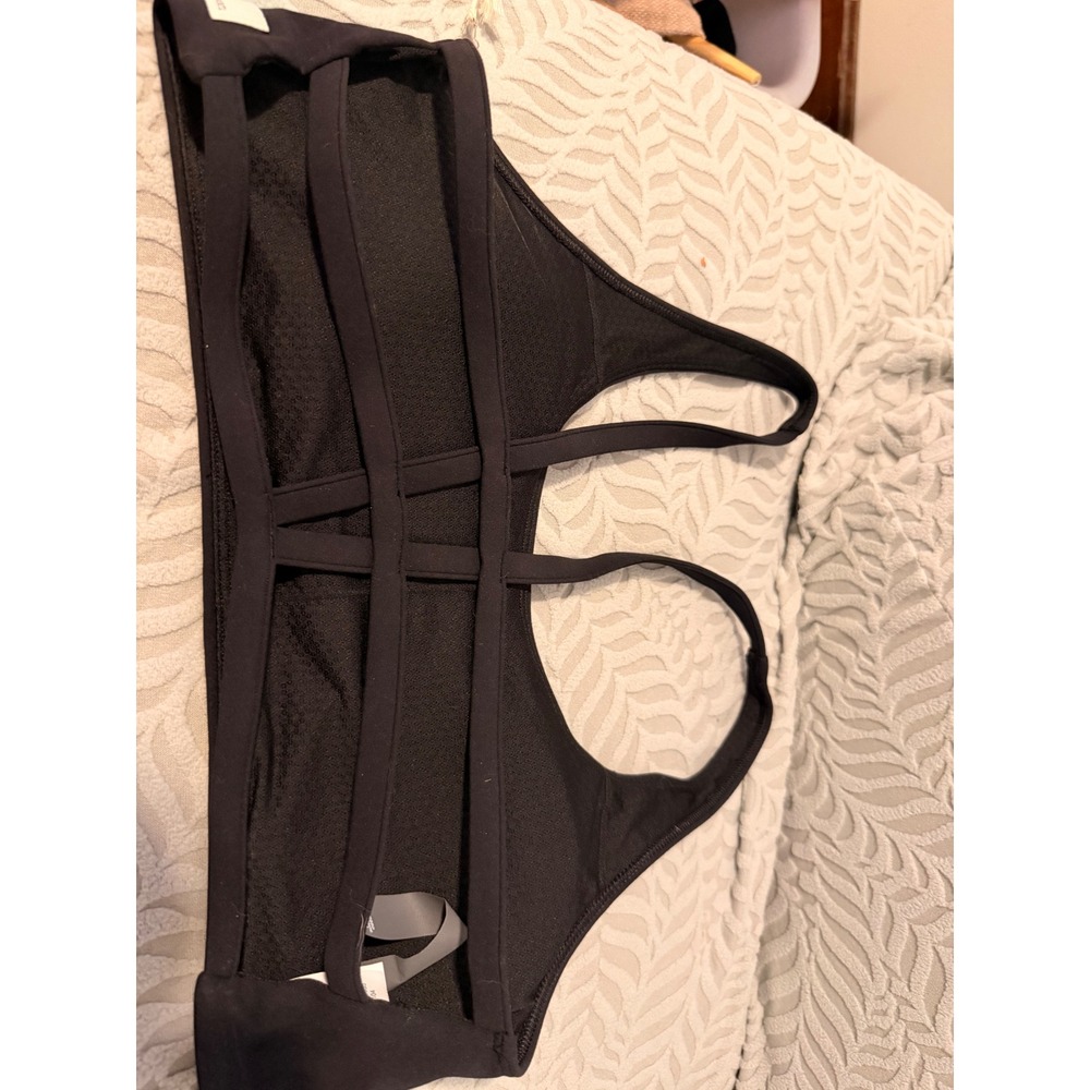 Vuori Yosemite Bra Black VW104 Strappy Back Sports Bra NWT Size Large